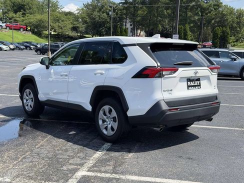 Used 2024 Toyota RAV4 LE AWD/4WD image 22