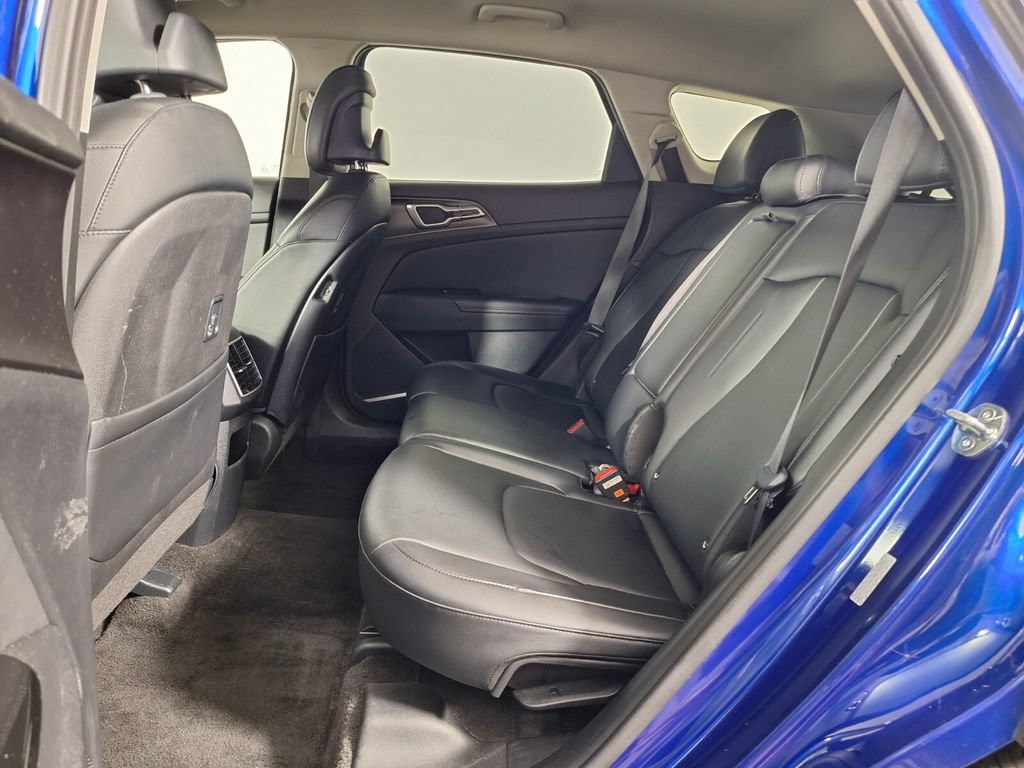Used 2025 Kia Sportage EX FWD image 12