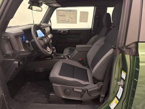 New 2025 Ford Bronco Base image 6