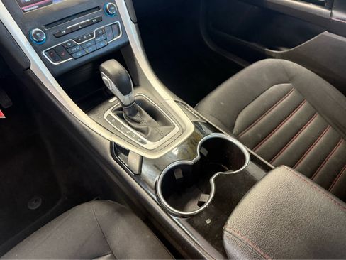 Used 2016 Ford Fusion SE FWD image 13