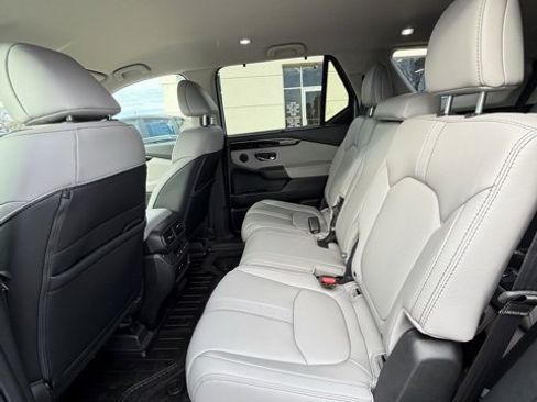 New 2025 Honda Pilot EX-L image 8