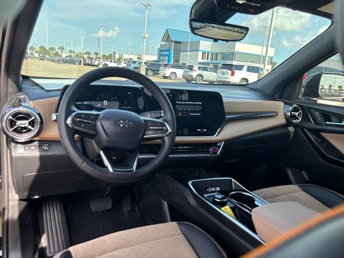 Used 2026 Chevrolet Equinox ACTIV w/ Convenience Package III FWD image 20