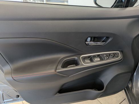 New 2025 Nissan Versa SR w/ Trunk Package image 9