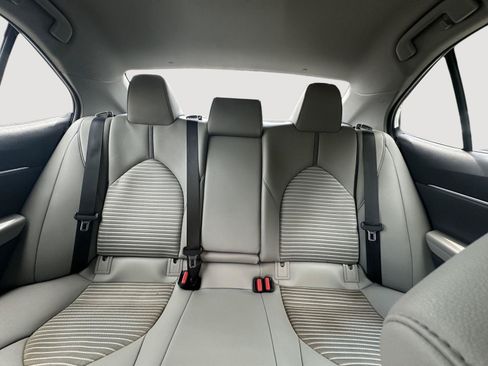 Used 2020 Toyota Camry SE FWD image 38