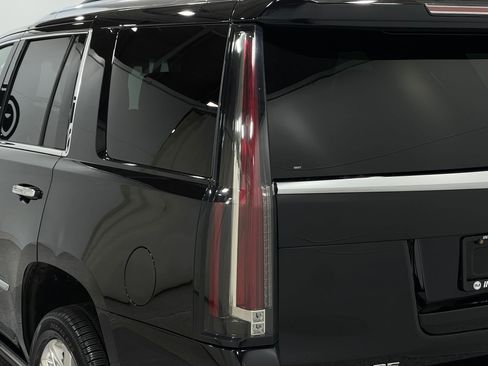 Used 2019 Cadillac Escalade Platinum AWD/4WD image 37