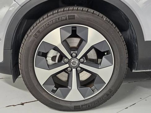 Certified 2026 Volvo XC40 B5 Plus AWD/4WD image 8
