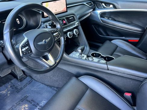 Used 2022 Genesis G70 2.0T image 11