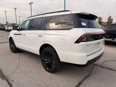 New 2025 Lincoln Navigator Reserve w/ Jet Appearance Package image 7