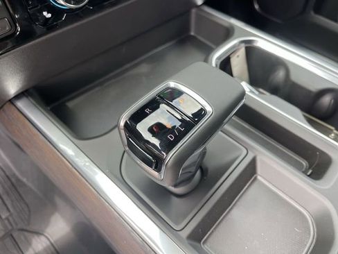 New 2026 GMC Sierra 1500 SLT w/ SLT Convenience Package image 19