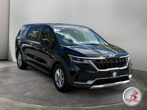 Used 2022 Kia Carnival LX FWD image 1