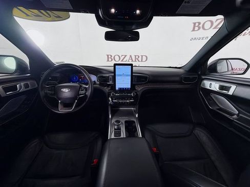 Used 2021 Ford Explorer Platinum w/ Premium Technology Package RWD image 30