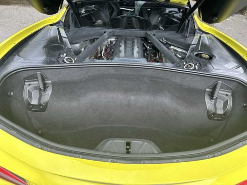 Certified 2022 Chevrolet Corvette Stingray Coupe w/ Chrome Exterior Badge Package RWD image 25