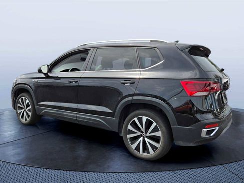 Used 2022 Volkswagen Taos SE image 4