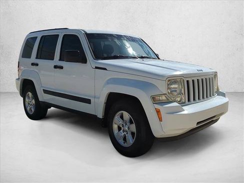 Used 2011 Jeep Liberty Sport AWD/4WD image 3