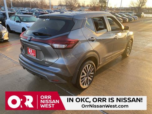 Used 2023 Nissan Kicks SV image 5