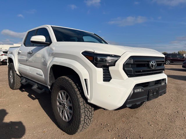 Used 2025 Toyota Tacoma SR5 AWD/4WD image 7