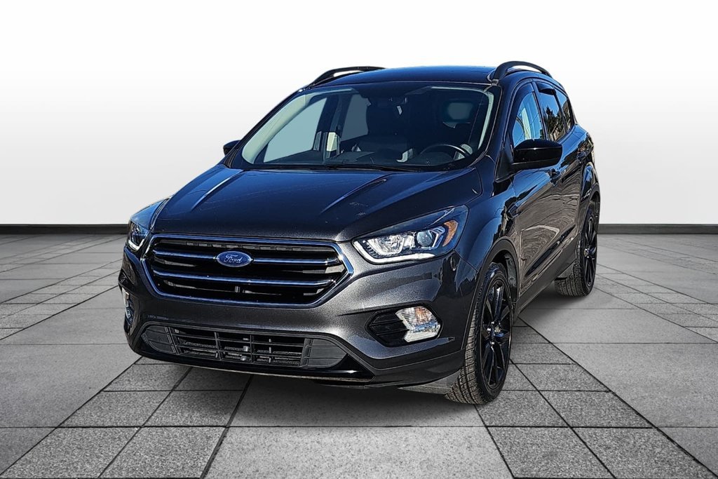 Used 2019 Ford Escape SE FWD image 1