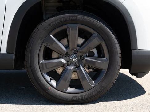 New 2025 Honda Pilot Sport image 9