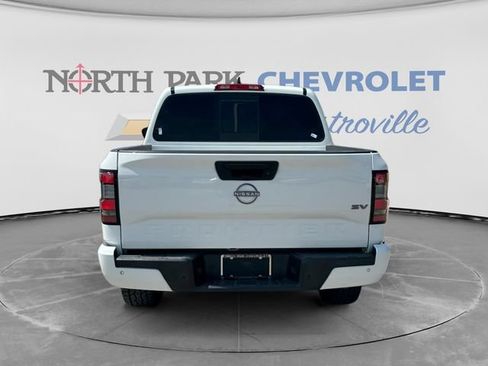 Used 2022 Nissan Frontier SV w/ Technology Package RWD image 4