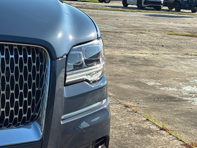 Used 2023 Lincoln Navigator Reserve AWD/4WD image 10