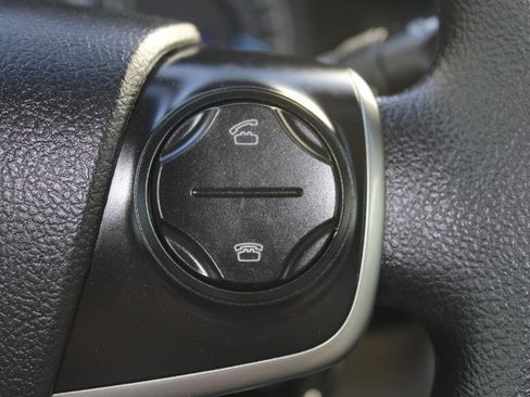 Used 2014 Toyota Camry LE FWD image 22