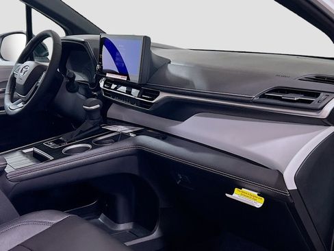 New 2025 Toyota Sienna XSE FWD image 28