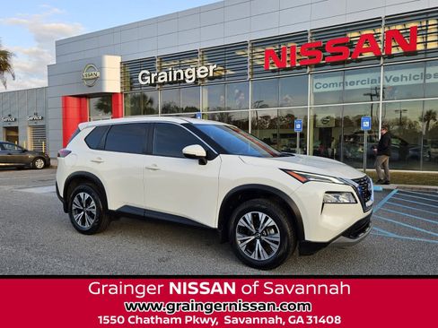 Used 2023 Nissan Rogue SV image 1
