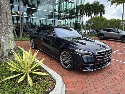 Used 2022 Mercedes-Benz S 500 4MATIC image 1