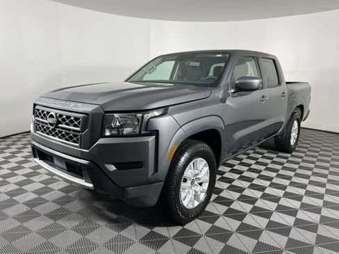 Used 2022 Nissan Frontier SV RWD image 6