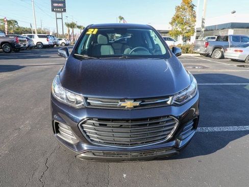 Used 2021 Chevrolet Trax LS w/ Tint and Cruise Package FWD image 2