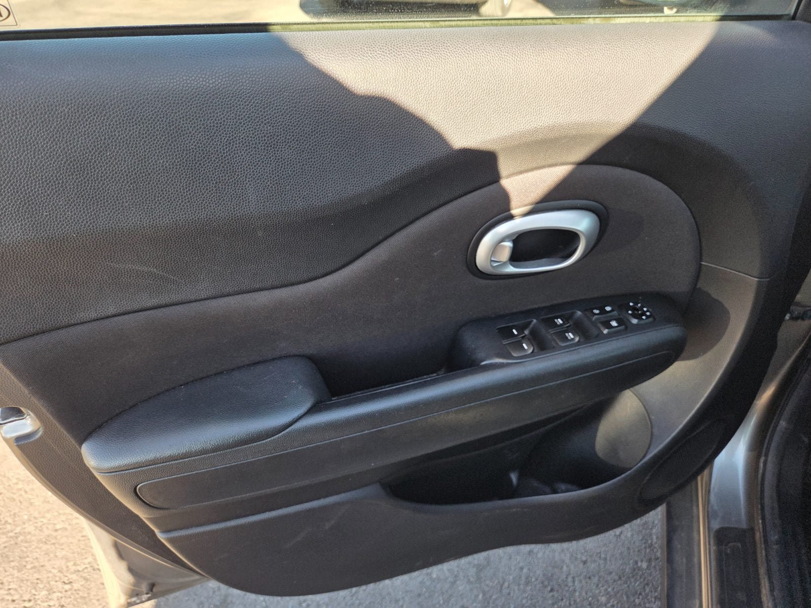Used 2015 Kia Soul + FWD image 7
