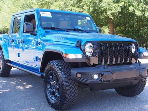 Used 2023 Jeep Gladiator Sport AWD/4WD image 1