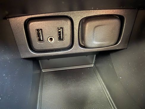 Used 2018 Buick Encore Essence AWD/4WD image 23