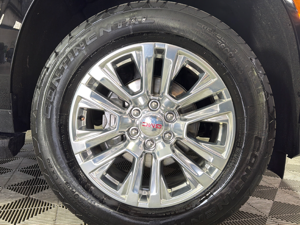 Used 2025 GMC Yukon XL Denali AWD/4WD image 44
