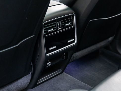 Certified 2023 Porsche Cayenne image 19