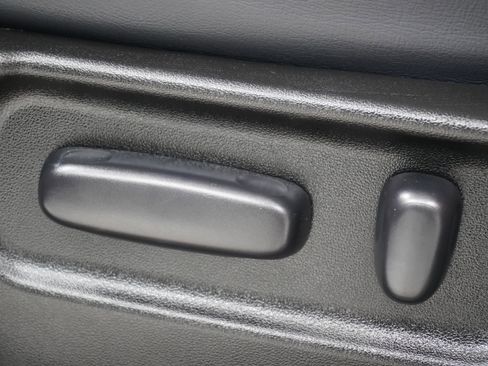 Used 2021 Toyota Tacoma Limited AWD/4WD image 18
