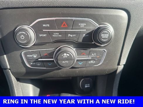 Used 2022 Dodge Charger SXT w/ Blacktop Package image 19