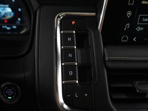 Used 2024 GMC Yukon XL SLT w/ SLT Premium Package AWD/4WD image 24