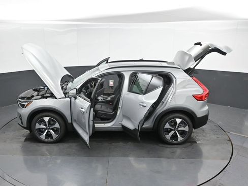 New 2026 Volvo XC40 B5 Plus w/ Protection Package Premier AWD/4WD image 49