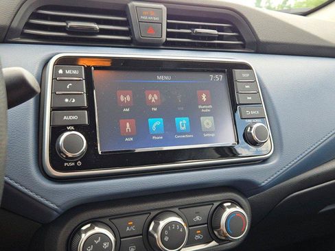 Used 2025 Nissan Versa SV FWD image 22
