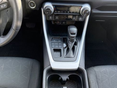 Used 2021 Toyota RAV4 XLE w/ Convenience Package image 15