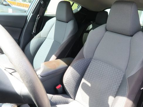 Used 2021 Toyota C-HR LE image 18