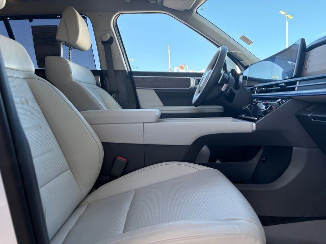 Used 2025 Hyundai Santa Fe Calligraphy AWD/4WD image 19
