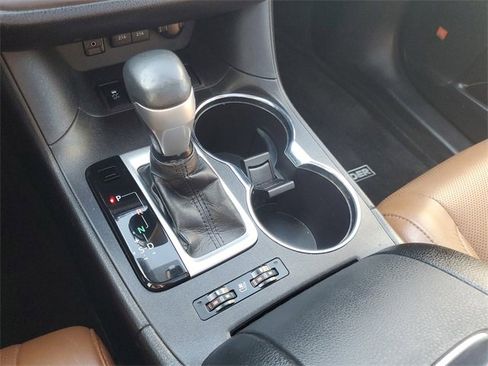Used 2018 Toyota Highlander Limited Platinum image 25