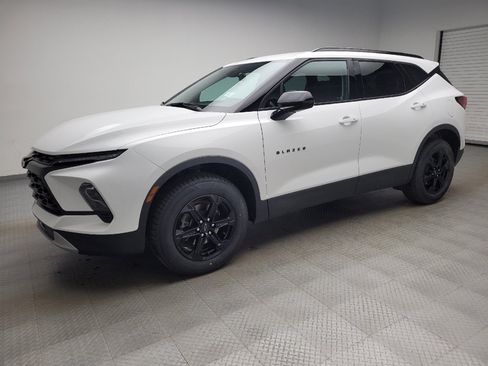 Used 2023 Chevrolet Blazer LT w/ Convenience Package FWD image 2