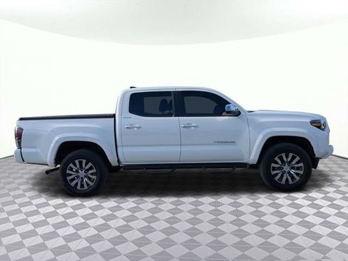 Used 2022 Toyota Tacoma Limited image 3