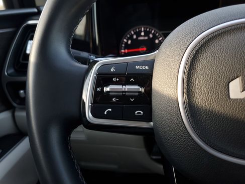 Used 2022 Kia Sorento S image 22