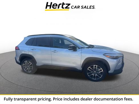 Used 2026 Toyota Corolla Cross XLE FWD image 1