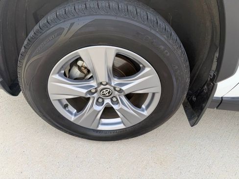 Used 2022 Toyota RAV4 XLE image 21