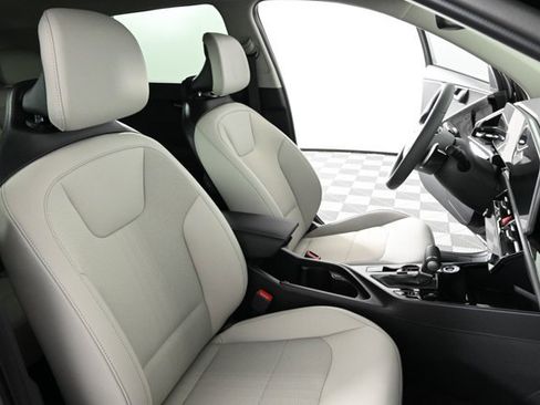 New 2025 Kia Niro EX image 11